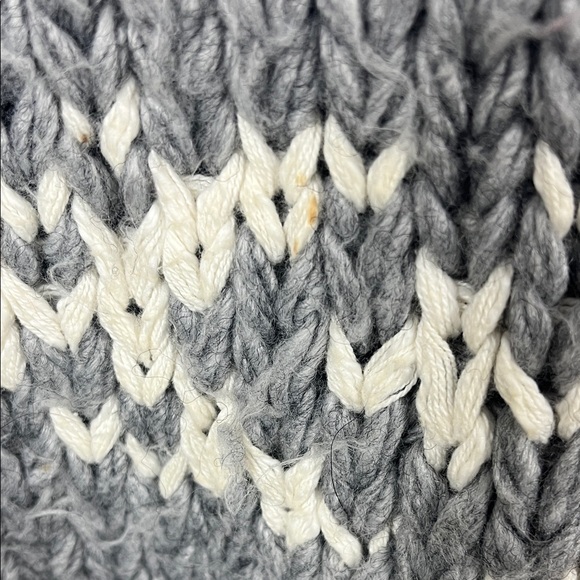 Alpaca Wool Gray Knit Sweater with White Pattern - Picture 5 of 8